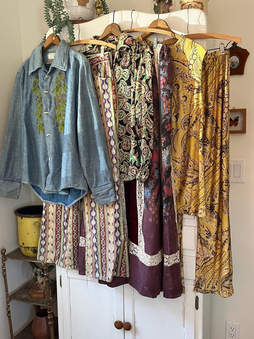 Vintage 60s 70s Women’s Bell Bottom Blouse Clothing Resell Bundle Wholesale Lot